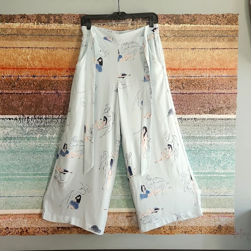 Aritzia's Wilfred whimsical, cropped Wide-Legged Crop Pant sz m French inspired. - Picture 3 of 9